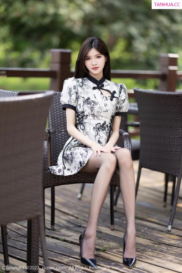 程程程  [XiuRen]高清写真图 2023.09.01 No.7320 程程程- 黑丝美腿第13张图片